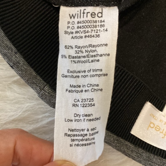 Wilfred Aritzia Skirt- Pencil Damask Lace textured stretch-Side Zippers - Picture 5 of 8